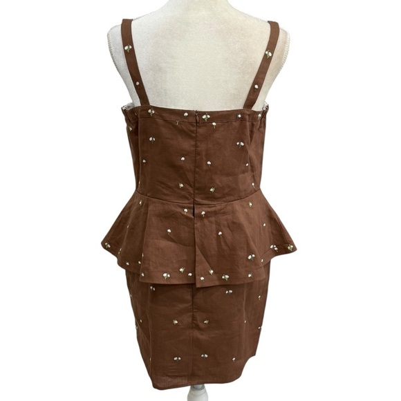 Fanm Mon Helaina Floral Embroidered Bow Front Sweetheart
Neck Peplum Mini Dress - Picture 7 of 16